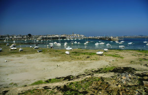 Яхты и катера в Сен-Мало, Франция – фотографии Франции