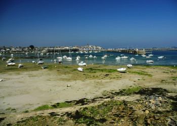 Яхты и катера в Сен-Мало, Франция – фотографии Франции