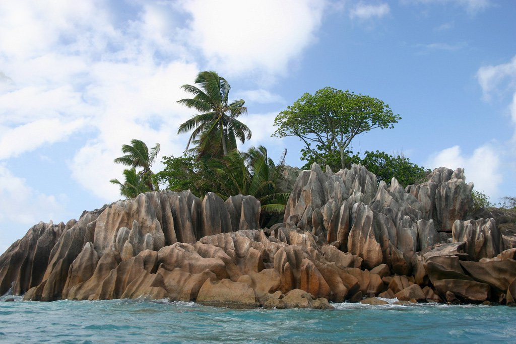 Скала на острове Сен-Пьер, Сейшелы. Фото 1 – фотографии Сейшельских островов
