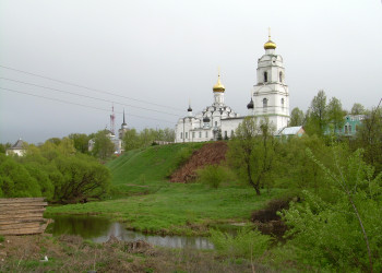 Свято-Троицкий собор — главный собор города Вязьмы – фотографии России
