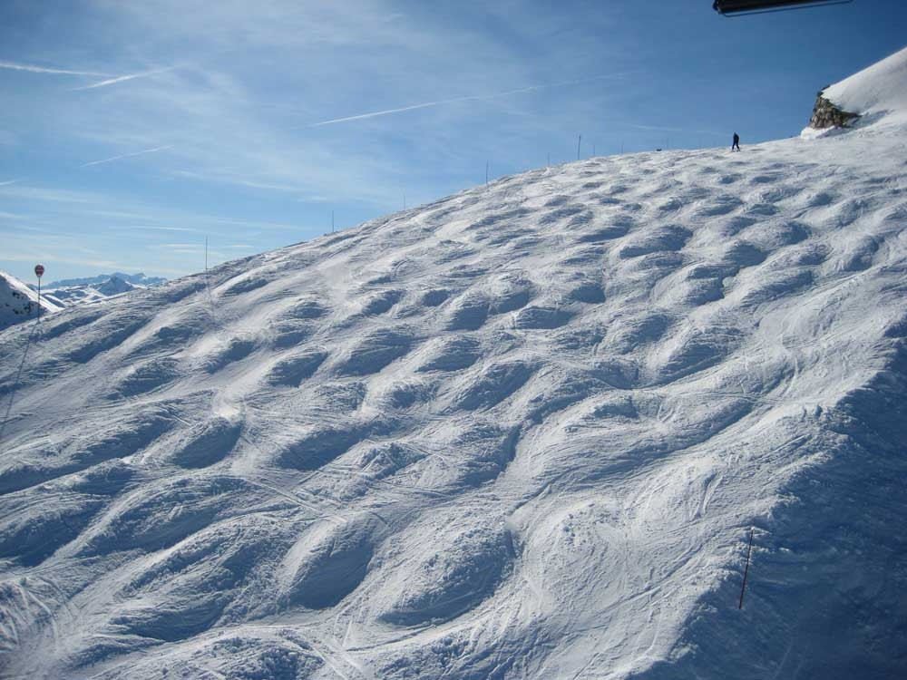Снег в Брид-ле-Бэн, Франция – фотографии Франции