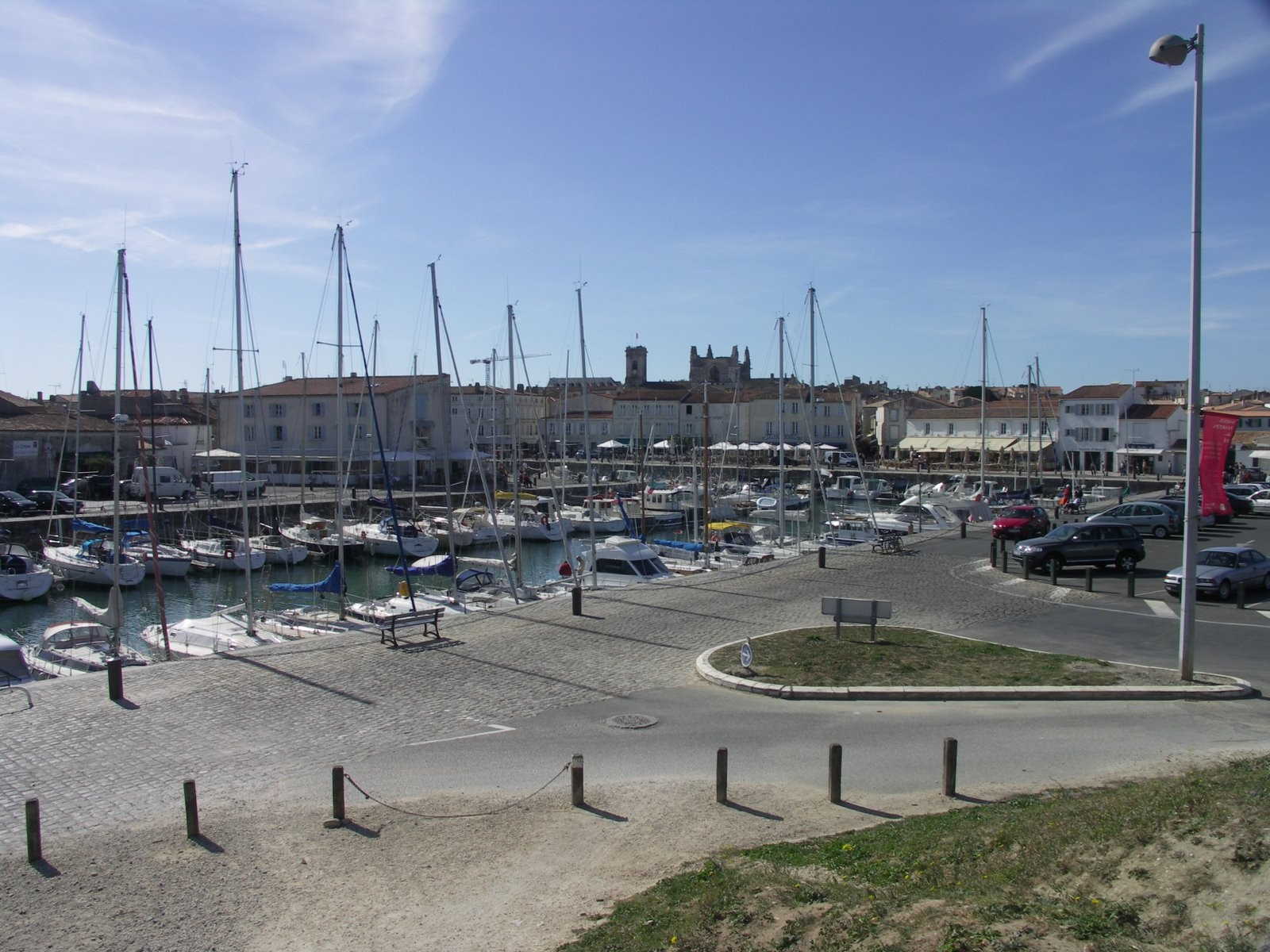 Причал на острове Ре, Франция – фотографии Франции