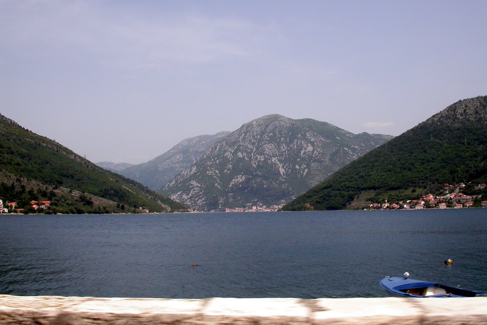 Море в Которском заливе, Черногория – фотографии Черногории