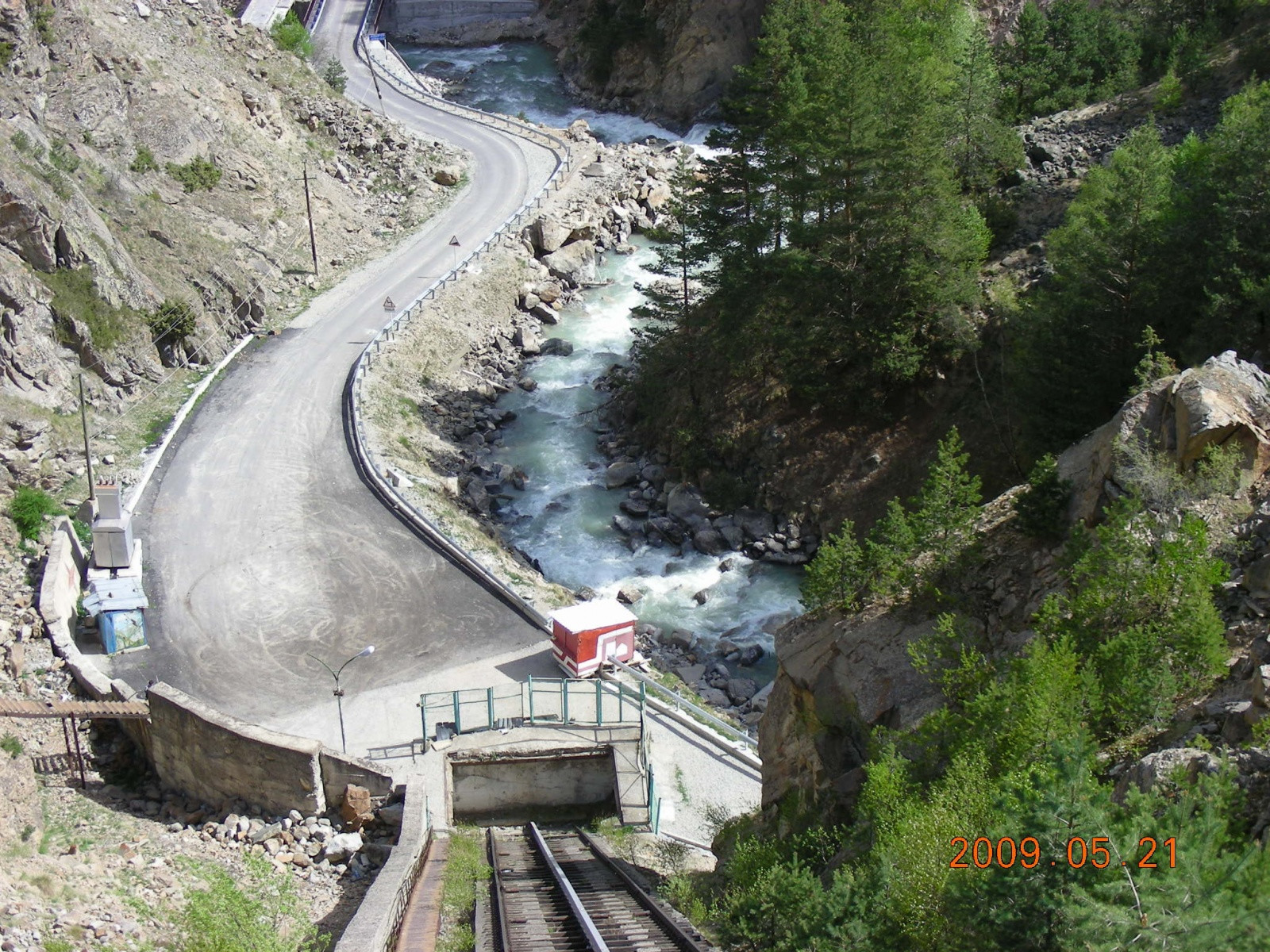 Старый подъёмник в ущелье Адыр-Су, Кабардино-Балкария. Фото 1 – фотографии России