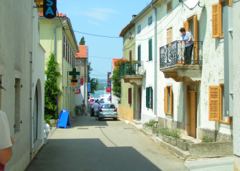 Улица в Пунат, Хорватия – фотографии Хорватии