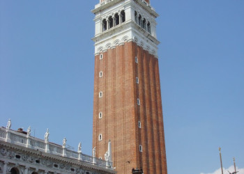 Башня в Венеции, Италия – фотографии Италии
