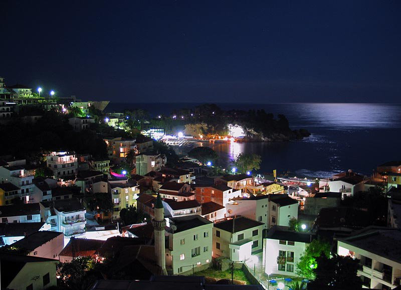 Вечер на побережье в Ульцинь, Черногория – фотографии Черногории