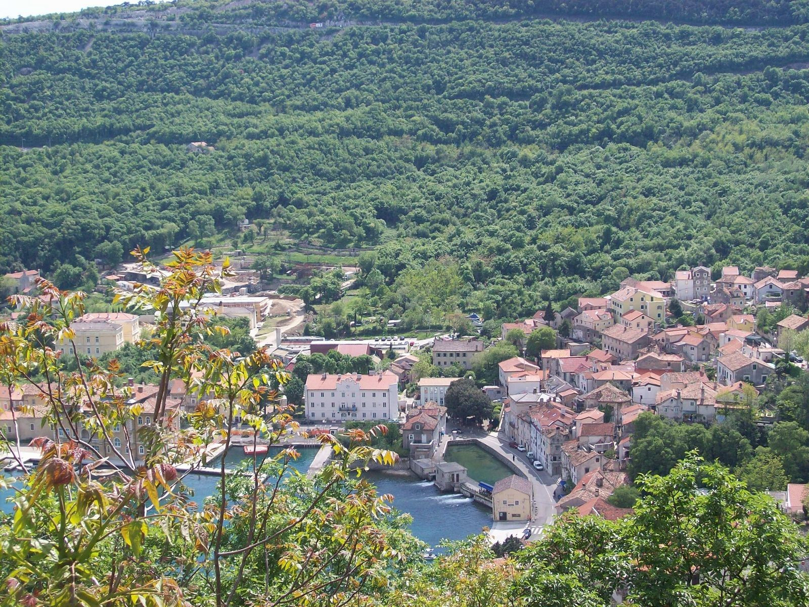 Панорамный вид в Нови-Винодолски, Хорватия – фотографии Хорватии