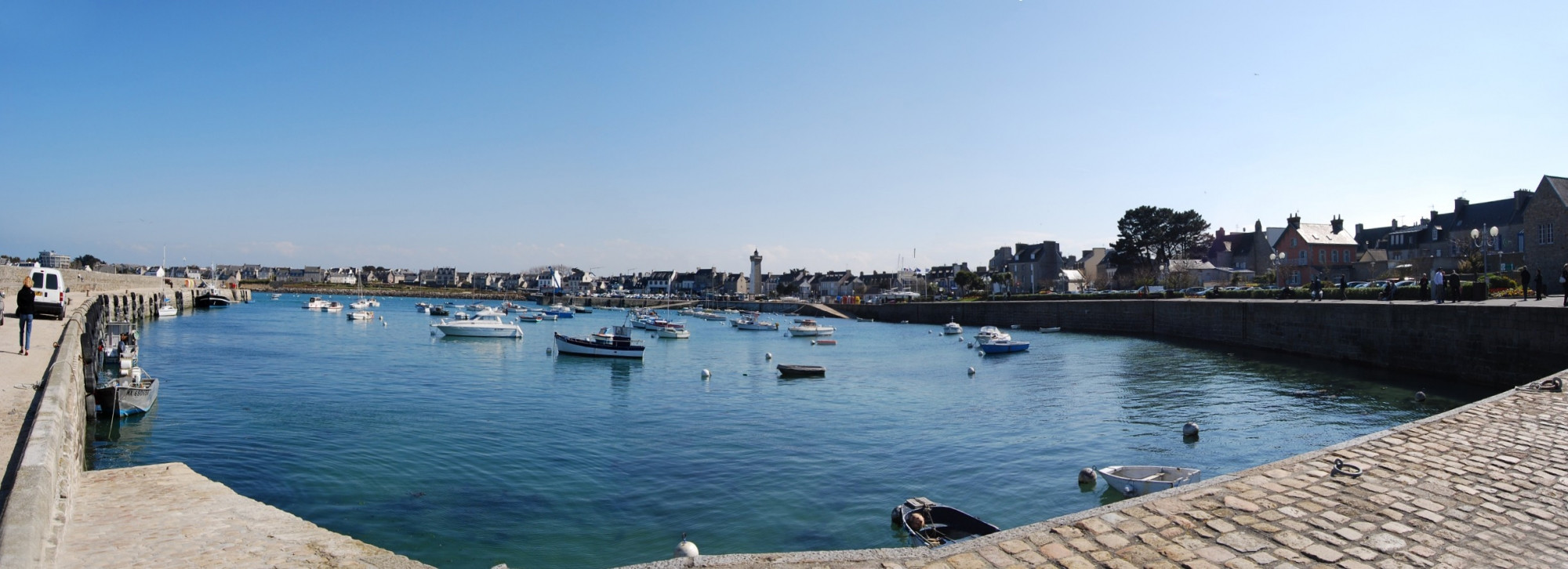 Набережная в Роскофе, Франция – фотографии Франции