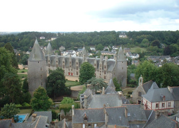 Панорамный вид в Жослен, Франция – фотографии Франции