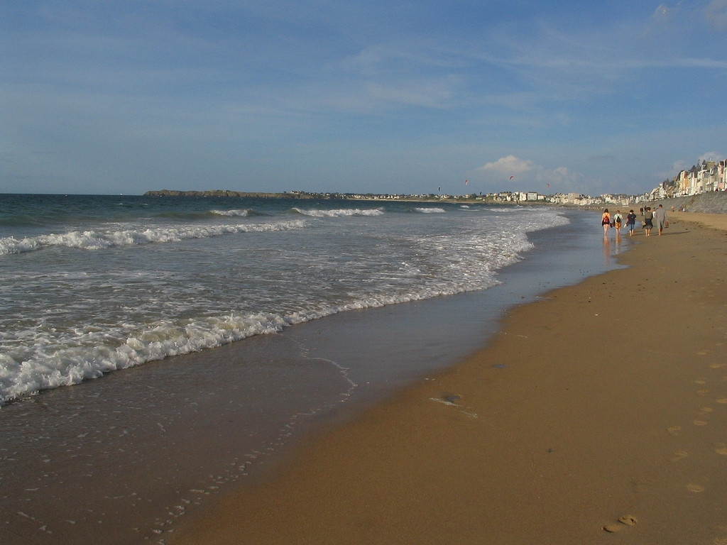 Пляж в Сен-Мало, Франция. Фото 9 – фотографии Франции