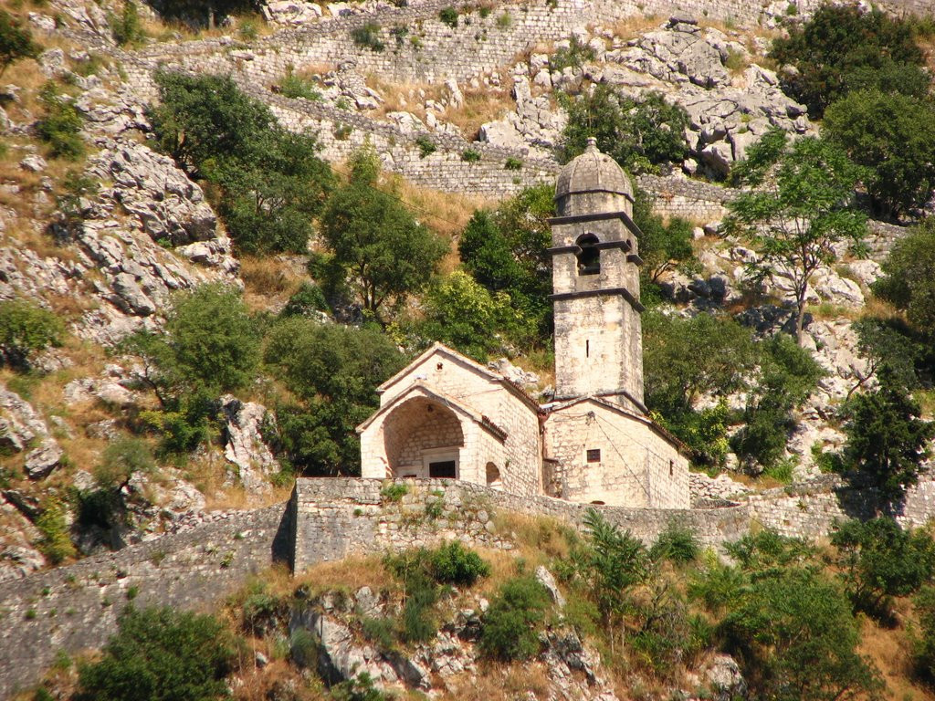 Скала в Котор, Черногория – фотографии Черногории