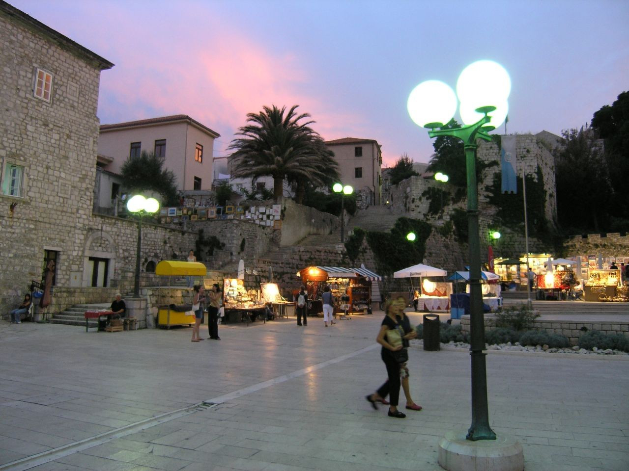 Торговая площадь в Раб, Хорватия. Фото 2 – фотографии Хорватии