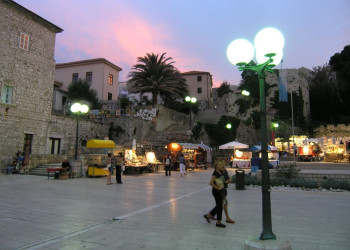 Торговая площадь в Раб, Хорватия. Фото 2 – фотографии Хорватии