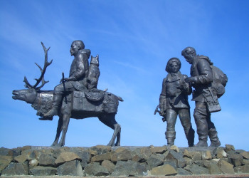 Скульптура в Мирном, Россия – фотографии России