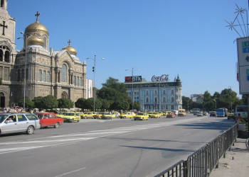 Улица в Варне, Болгария. Фото 12 – фотографии Болгарии