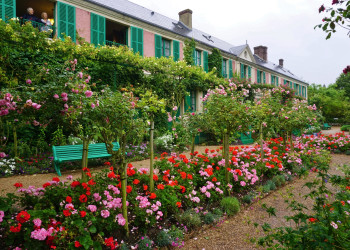 Сад Клода Моне (Jardin de Claude Monet) в Живерни, Франция – фотографии Франции