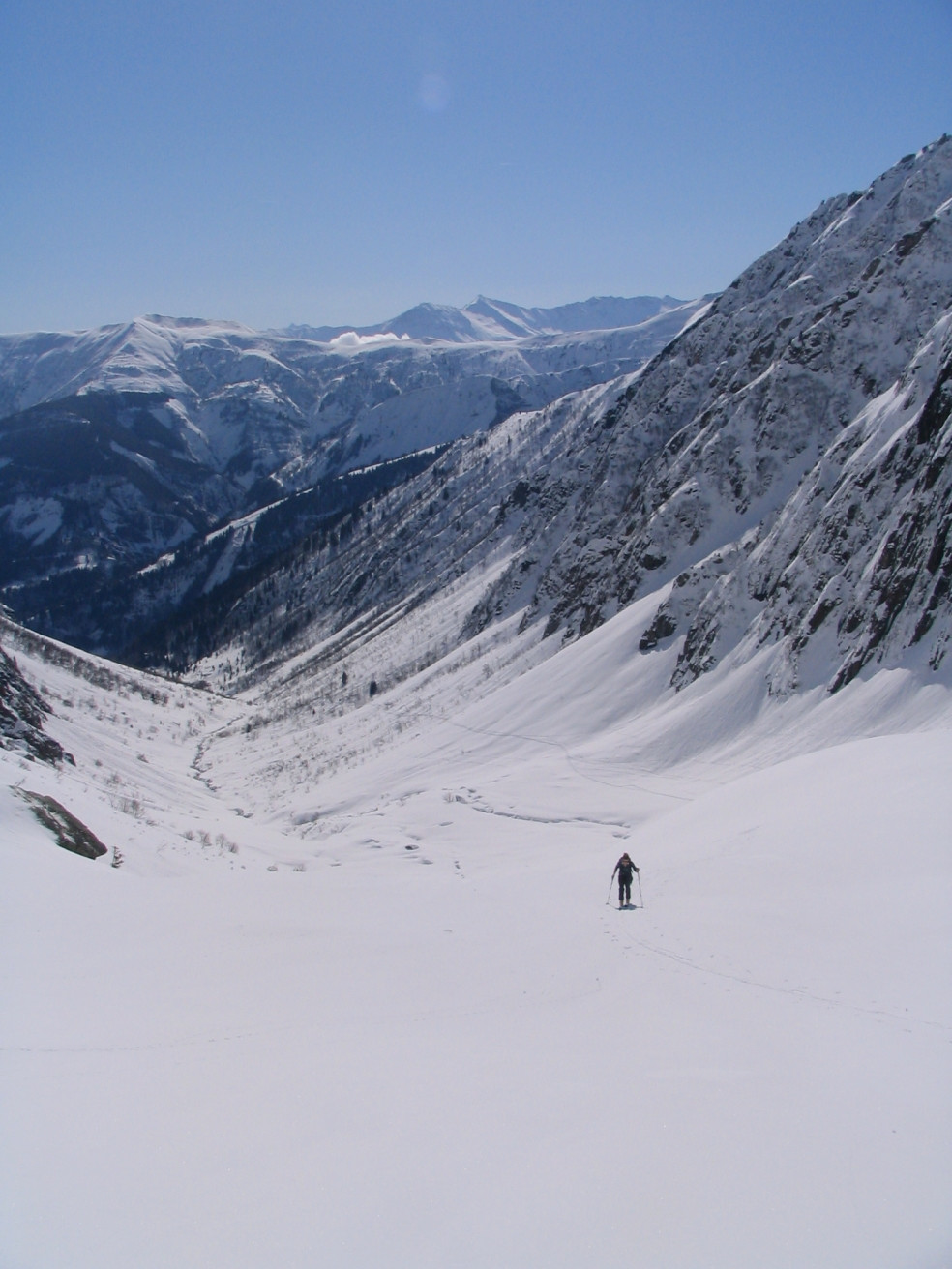 Ущелье в Сен-Коломбан, Франция – фотографии Франции