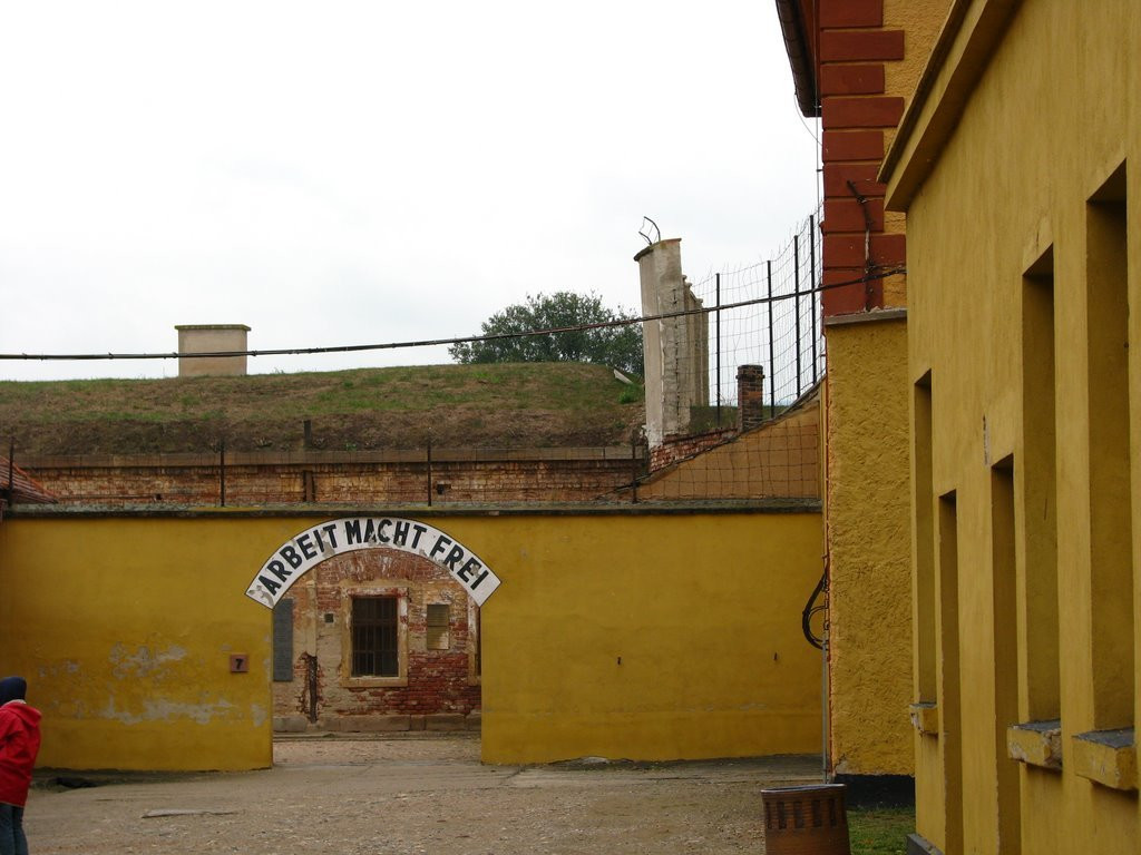 Нацистский концлагерь Терезиенштадт – фотографии Чехии