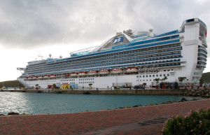 Круизный лайнер в порту Сент-Томаса – фотографии Виргинских островов (США)