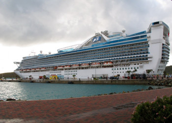 Круизный лайнер в порту Сент-Томаса – фотографии Виргинских островов (США)