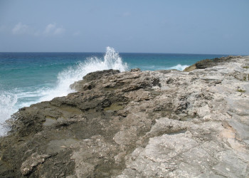 Скалы на острове Сан-Сальвадор, Багамские острова. Фото 1 – фотографии Багамских островов