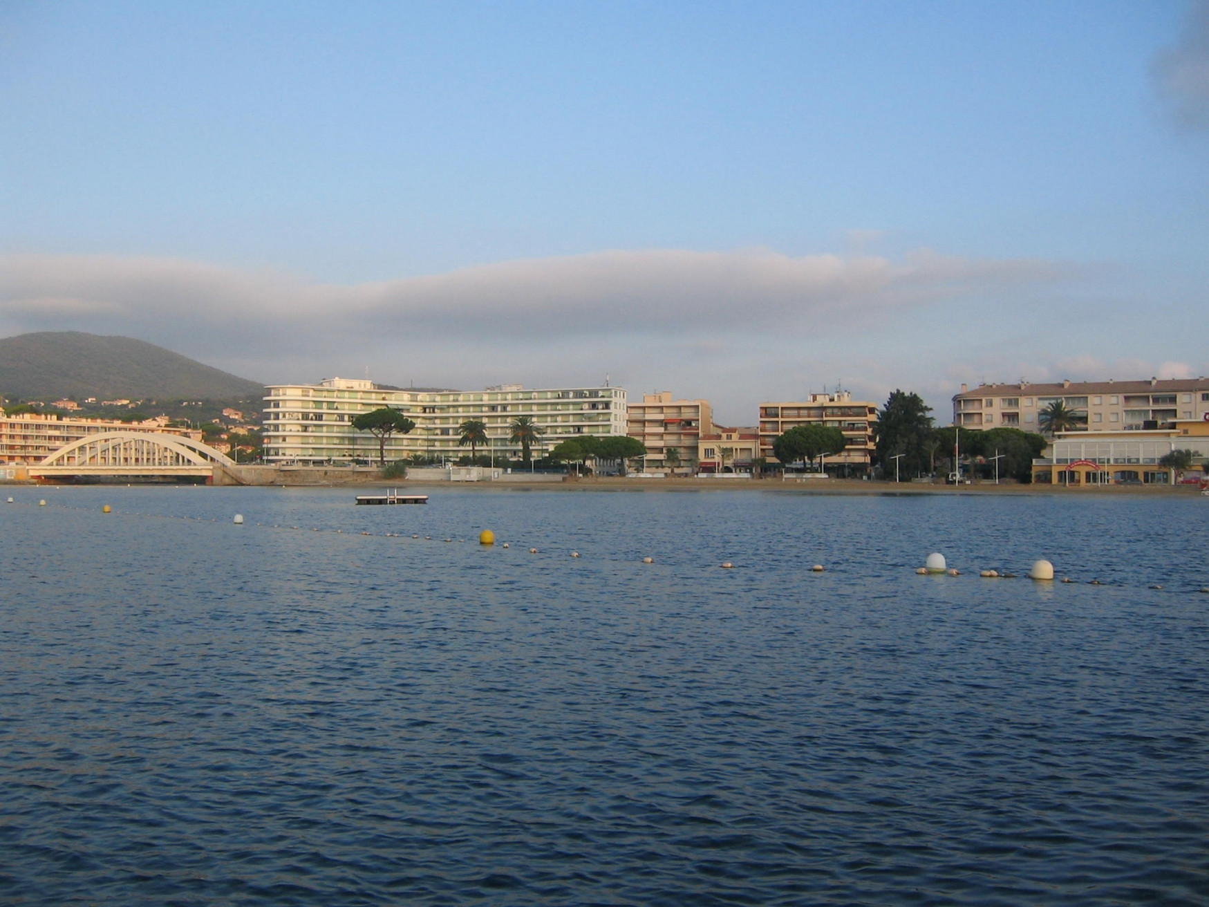 Отели в Сен-Максим, Франция. Фото 1 – фотографии Франции