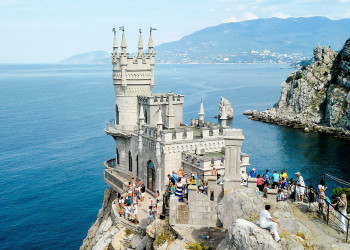 Ласточкино гнездо (Swallow's Nest) ) – это одна из ярчайших достопримечательностей Крыма – фотографии России