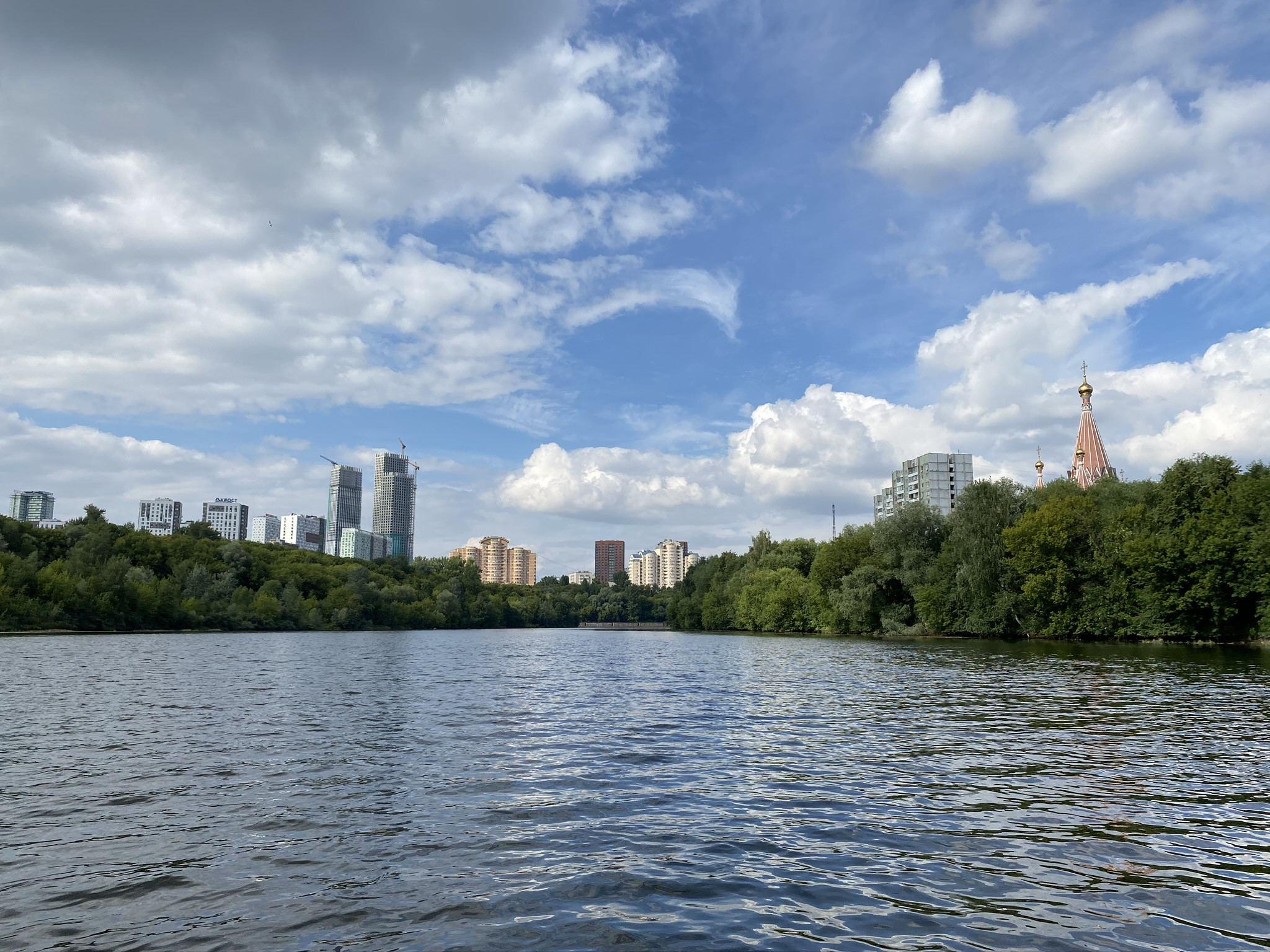 Москва река в районе парка "Филёвский" – фотографии России