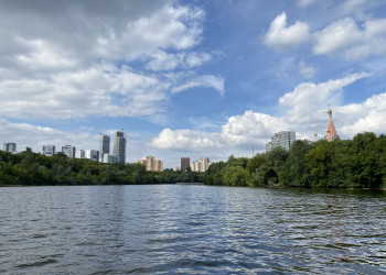 Москва река в районе парка "Филёвский" – фотографии России
