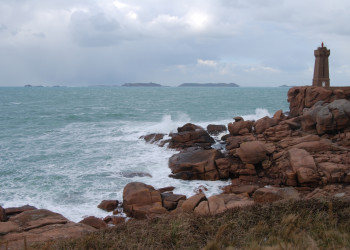 Маяк в Плуманаке, Франция. Фото 1 – фотографии Франции