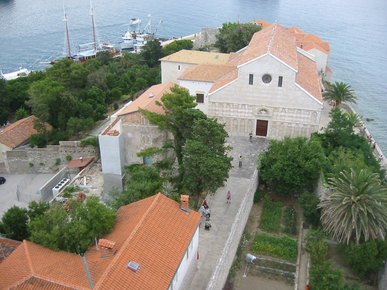 Набережная в Раб, Хорватия. Фото 6 – фотографии Хорватии