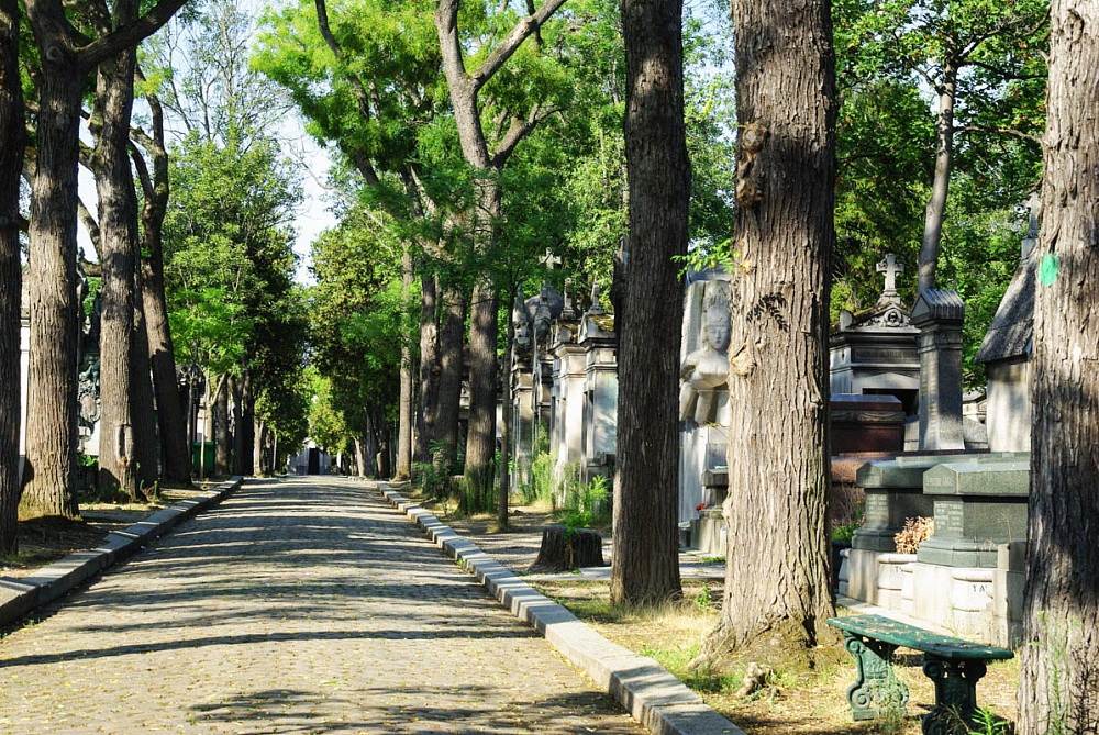 Кладбище Пер-Лашез (Pere Lachaise Cemetery) в Париже, Франция – фотографии Франции