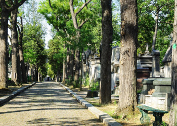 Кладбище Пер-Лашез (Pere Lachaise Cemetery) в Париже, Франция – фотографии Франции
