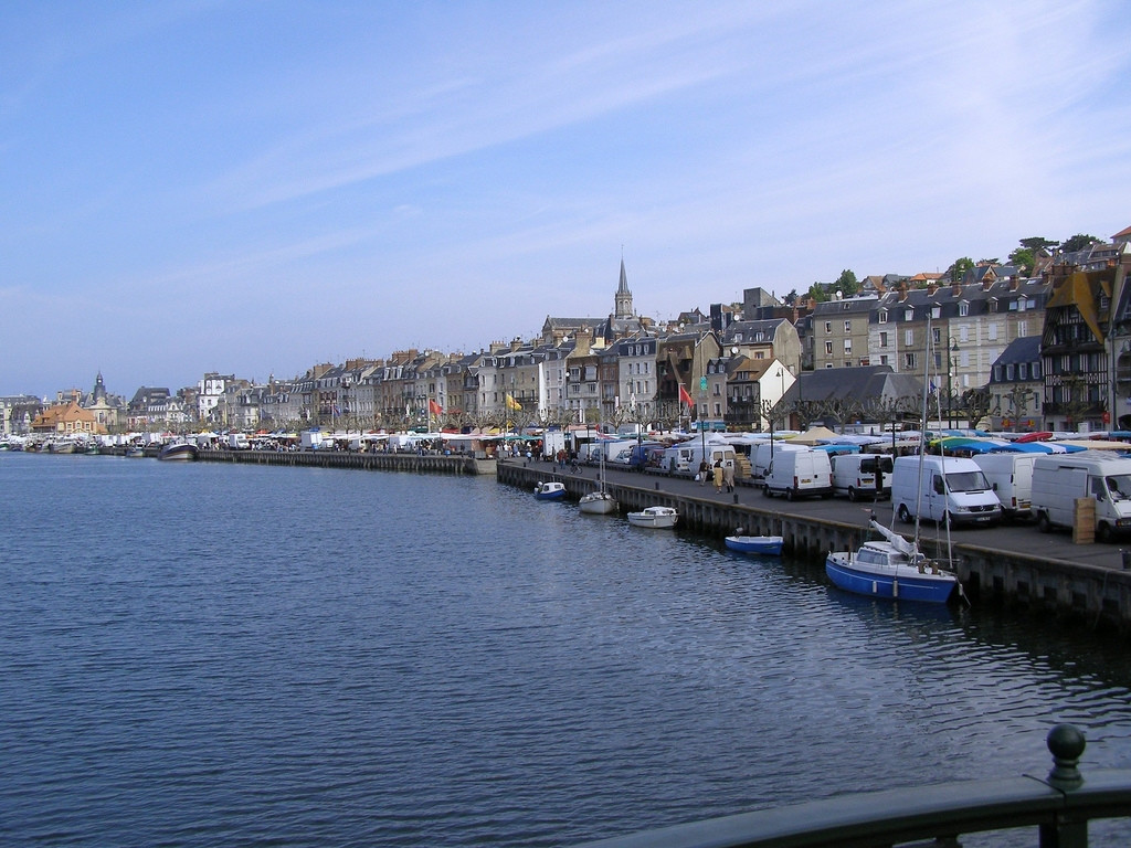 Набережная в Трувиль-Сюр-Мер, Франция. Фото 2 – фотографии Франции
