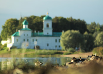 Белые церкви Пскова. Фото 1 – фотографии России