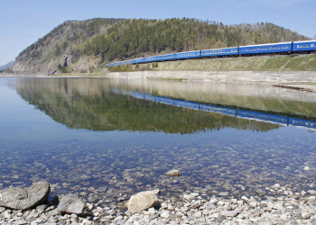 Транссиб на побережье Байкала – фотографии России