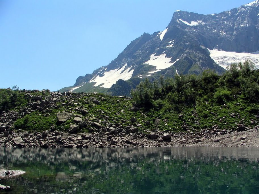 Озеро в Домбае, Россия – фотографии России