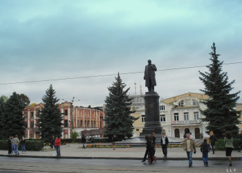 Памятник в Владикавказе, Россия. Фото 1 – фотографии России