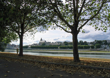 Набережная в Блуа, Франция. Фото 3 – фотографии Франции