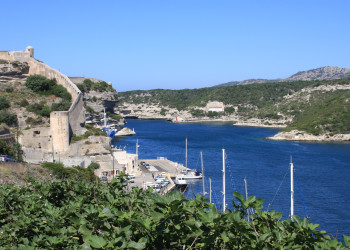 Залив в Бонифачо, Франция – фотографии Франции