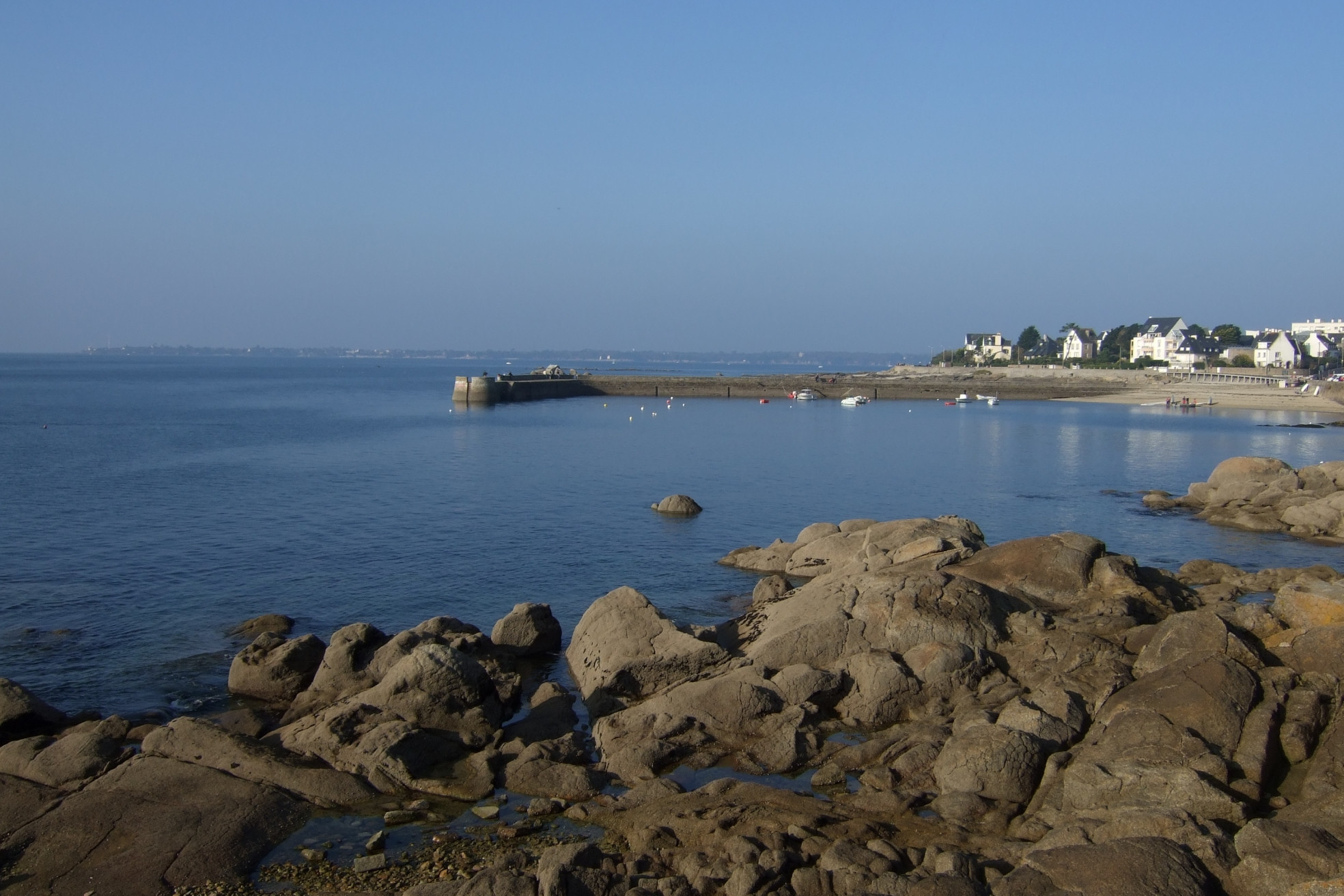 Море в Конкарно, Франция. Фото 1 – фотографии Франции