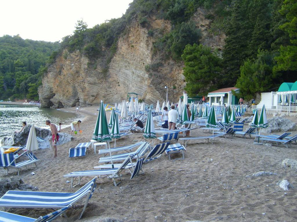 Пляж в Будва, Черногория. Фото 17 – фотографии Черногории