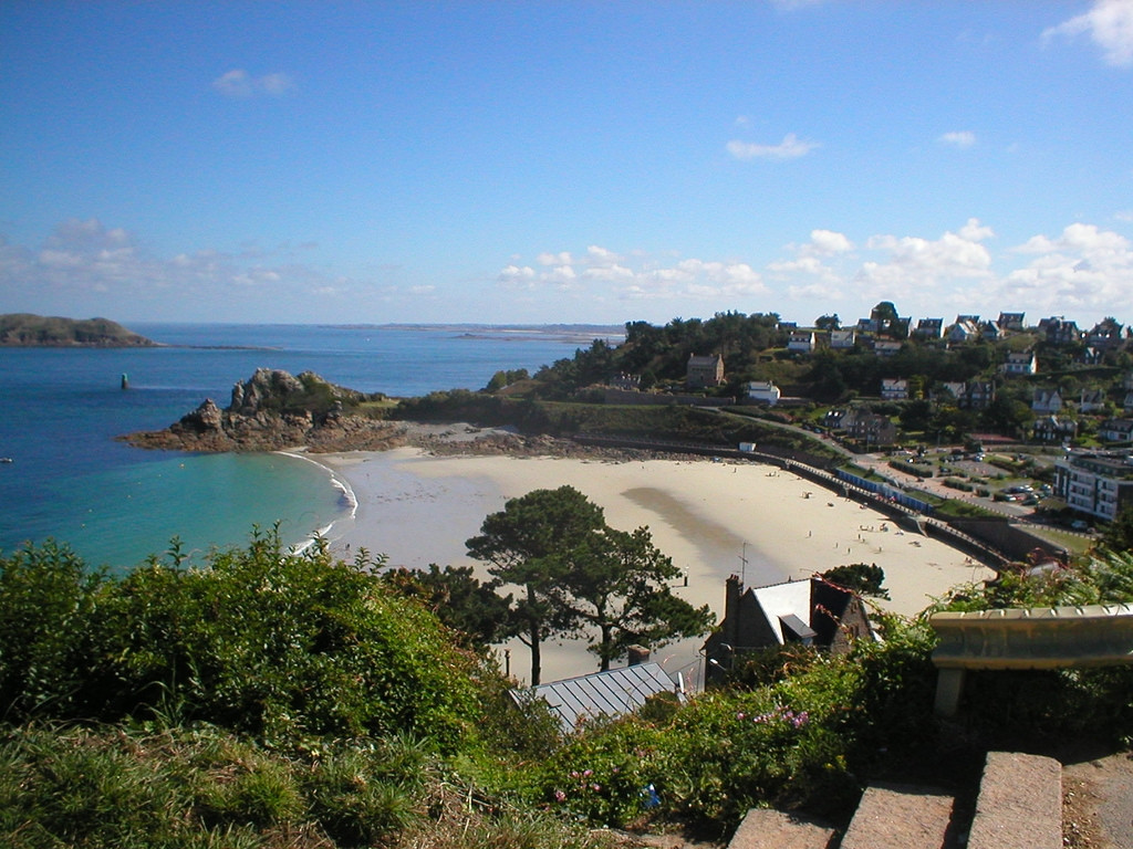 Пляж в Перроз-Гирек, Франция. Фото 1 – фотографии Франции