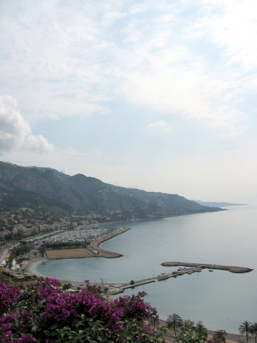 Побережье в Ментоне, Франция – фотографии Франции