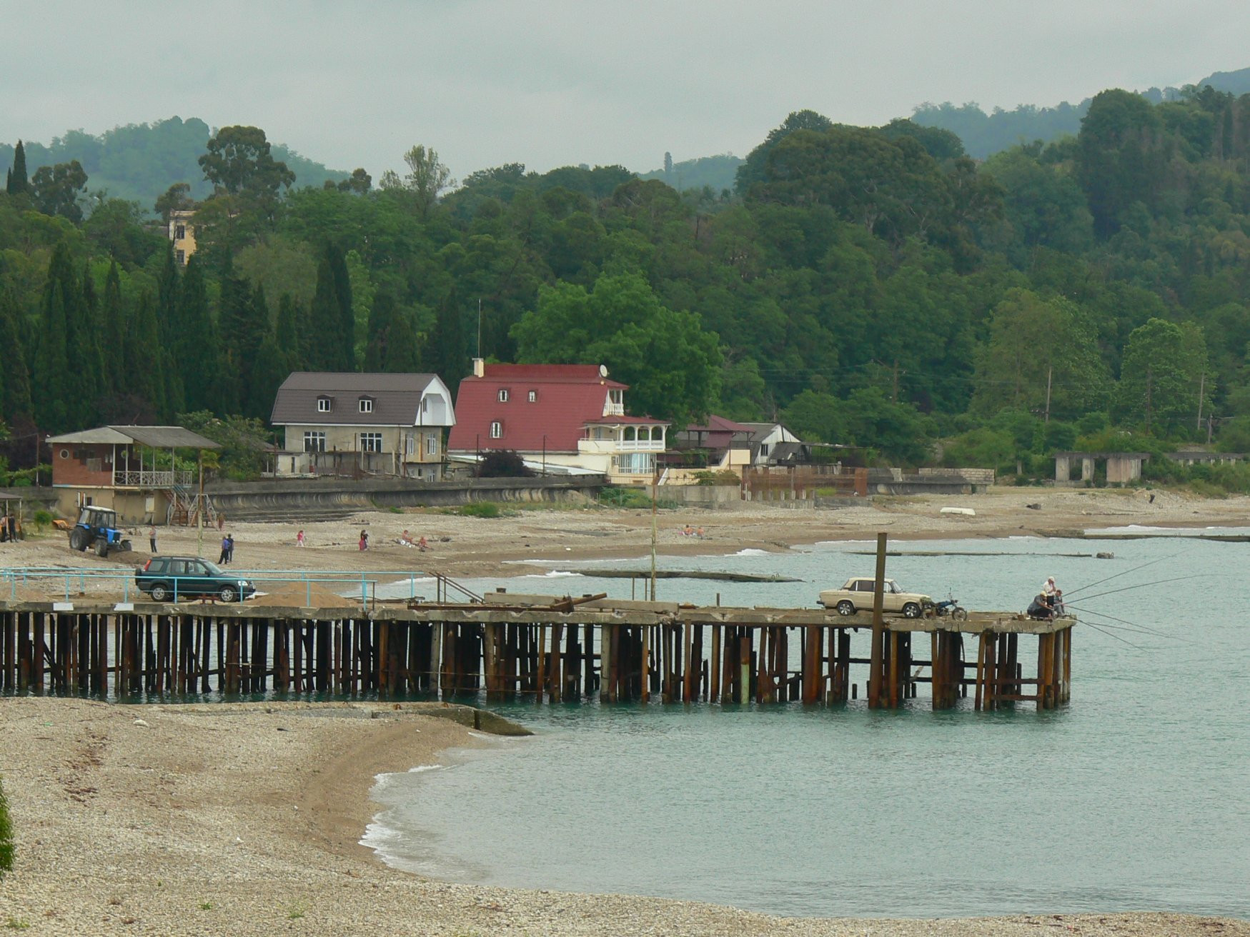 Пляж в Гудаута, Абхазия. Фото 5 – фотографии Абхазии