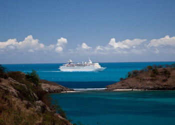 Корабль на острове Антигуа – фотографии Антигуа и Барбуды