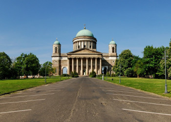 Базилика святого Адальберта  – фотографии Венгрии