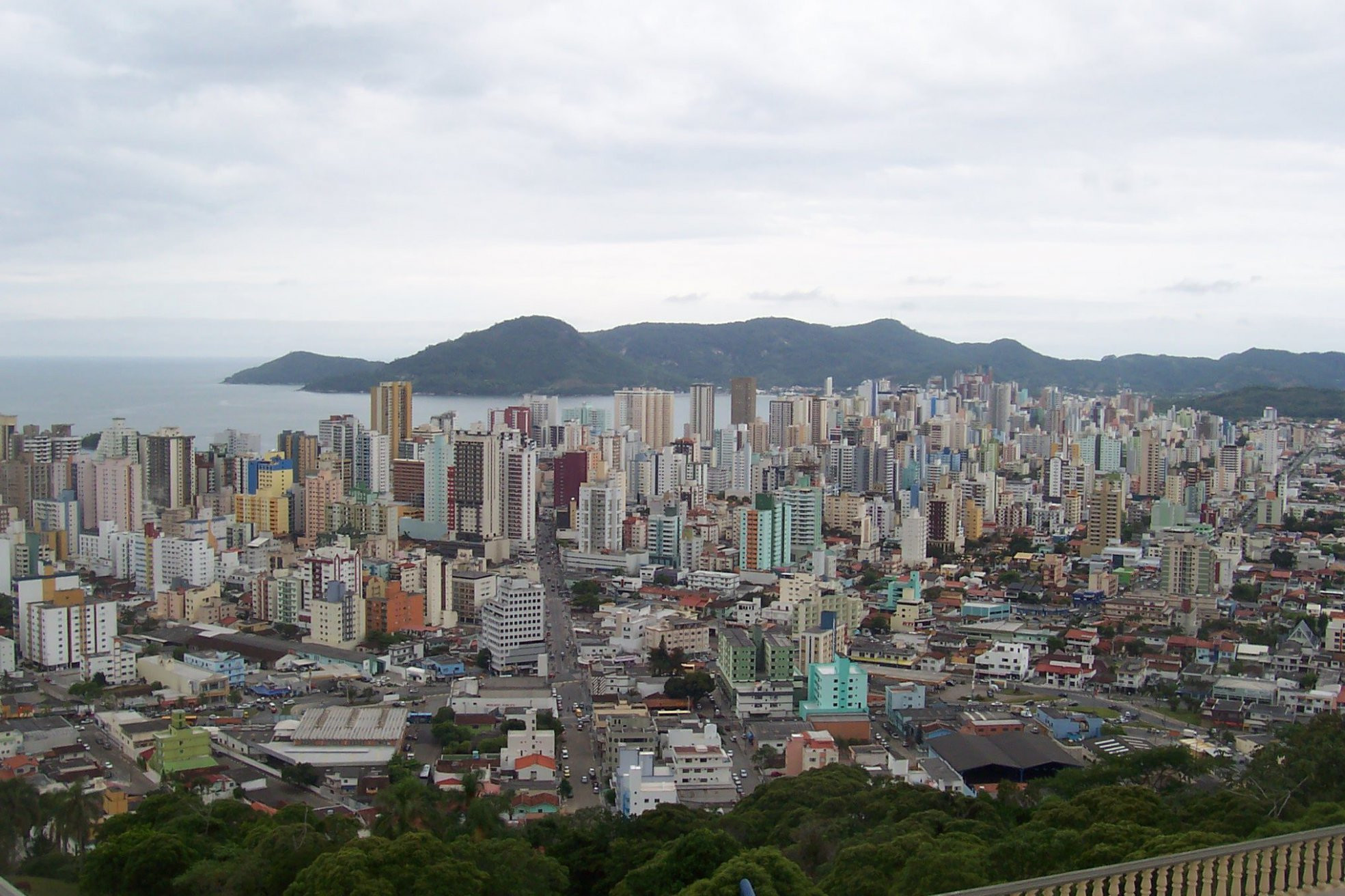 Панорамный вид в Балнеариу-Камбориу, Бразилия. Фото 3 – фотографии Бразилии