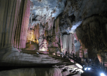 В пещере парка Фонгня-Кебанг – фотографии Вьетнама